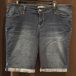 YMI Blue Jean Bermuda Shorts Relaxed Cuffed Style, Size 16